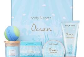 Gifts for Women, Bath and Body Gift Set for Women with 5 Pcs Ocean Scented Spa Gifts for Women, Bath Sets Includes Scented Candle, Body Butter, Hand Cream, Bath Bomb, Mothers Day Gifts